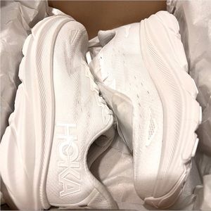 Hoka Clifton 9 nwt and box size 7